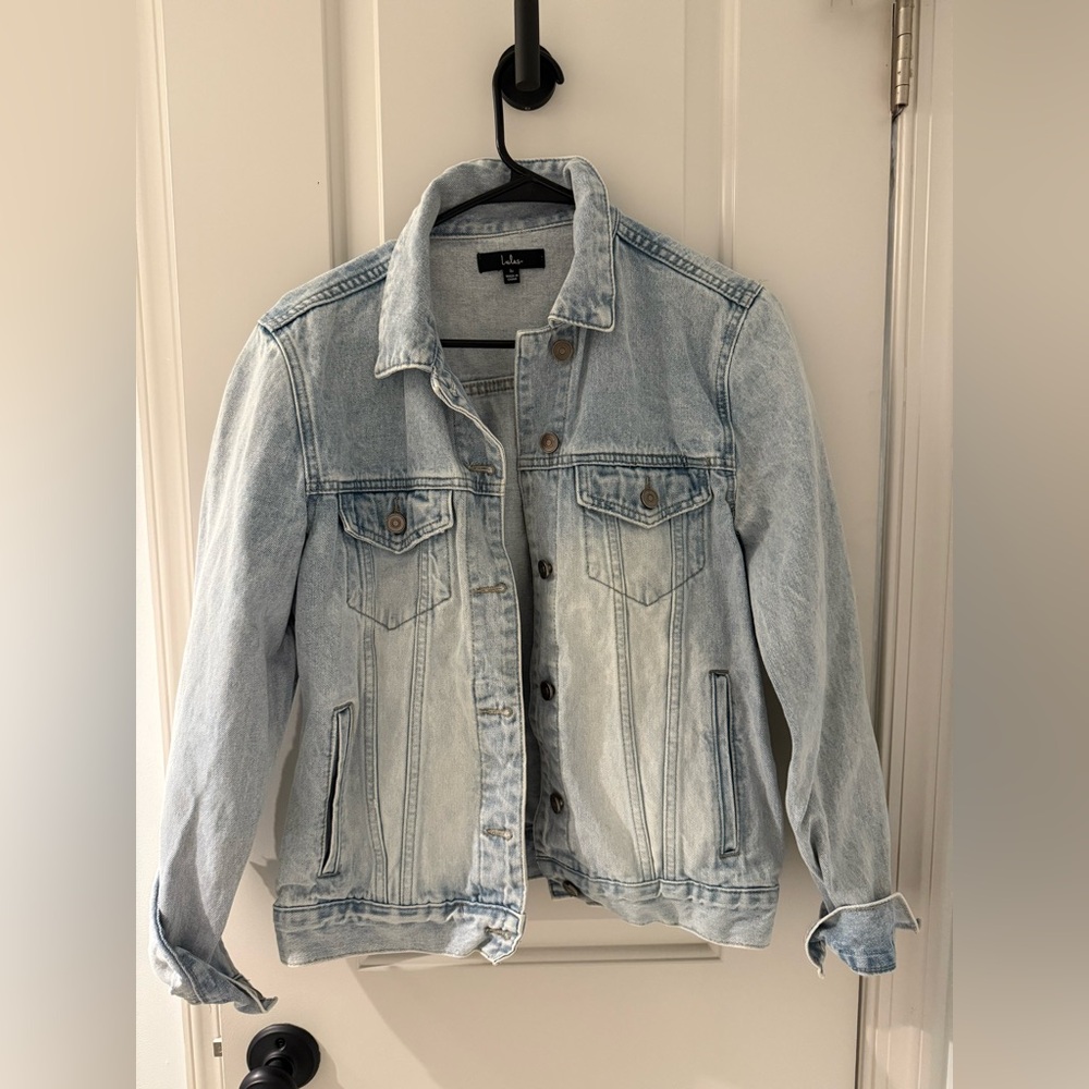 Lulus Lalah Light Wash Oversized Denim Jacket Blue - Size M - Picture 2 of 6